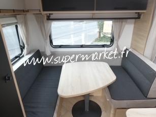 Caravelair - Sport line 420 Lit a  la francaise avec store ou auvent